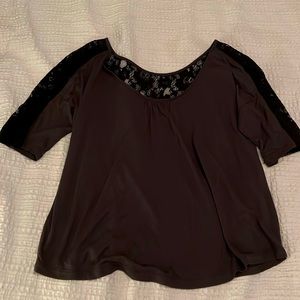 Longer sleeve grey shirt with black lace